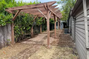 738 W Union St, Roseburg, OR 97471 - Photo 23