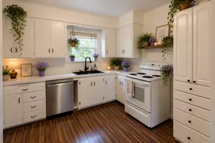 738 W Union St, Roseburg, OR 97471 - Photo 9