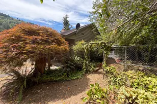 738 W Union St, Roseburg, OR 97471 - Photo 29