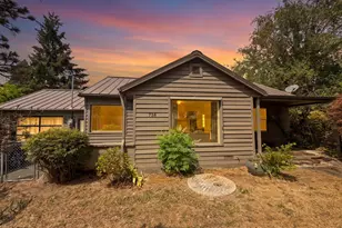 738 W Union St, Roseburg, OR 97471 - Photo 31