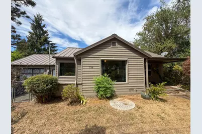 738 W Union St, Roseburg, OR 97471 - Photo 27