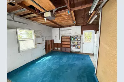 738 W Union St, Roseburg, OR 97471 - Photo 15