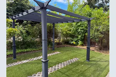 738 W Union St, Roseburg, OR 97471 - Photo 29