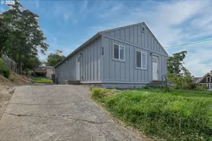 609 SE 8th St, Pendleton, OR 97801 - Photo 1