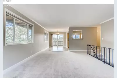 1035 SW Bertha Blvd #2, Portland, OR 97219 - Photo 3