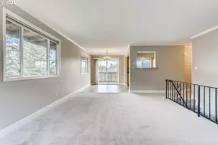 1035 SW Bertha Blvd, Portland, OR 97219 - Photo 3