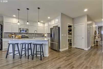 2084 SE 48th Ave, Hillsboro, OR 97123 - Photo 3