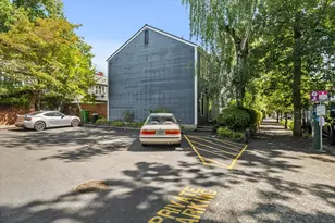 2017 NW Irving St, Portland, OR 97209 - Photo 39