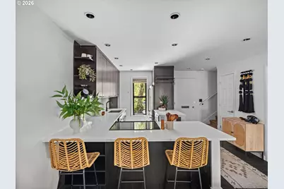 2017 NW Irving St, Portland, OR 97209 - Photo 9