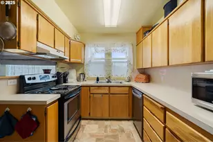 229 S Pacific St, Rockaway Beach, OR 97136 - Photo 11