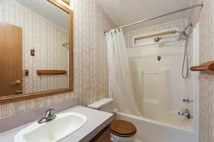 1030 June Ave, Bandon, OR 97411 - Photo 15