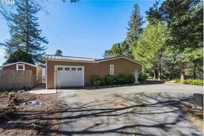 1030 June Ave, Bandon, OR 97411 - Photo 25