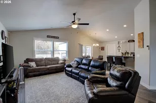 623 SE Garden Way Dr, Winston, OR 97496 - Photo 7
