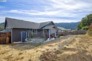 623 SE Garden Way Dr, Winston, OR 97496 - Photo 37