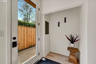 7558 N Berkeley Ave, Portland, OR 97203 - Photo 3