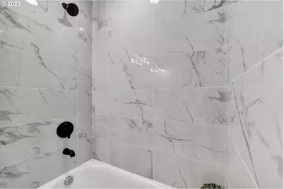 7558 N Berkeley Ave, Portland, OR 97203 - Photo 11