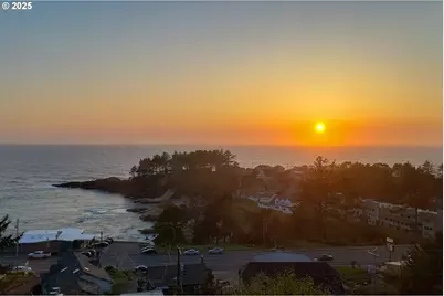 315 NE Vista Terrace Ave, Depoe Bay, OR 97341 - Photo 17
