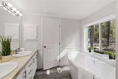 17717 Highway 58, Crescent Lake, OR 97733 - Photo 21