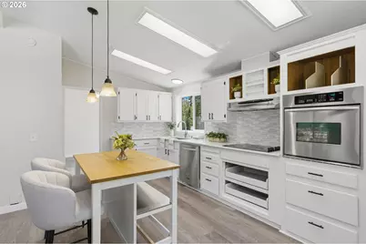 17717 Highway 58, Crescent Lake, OR 97733 - Photo 9