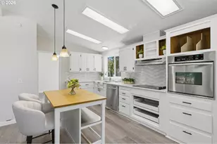 17717 Hwy 58, Crescent Lake, OR 97733 - Photo 9