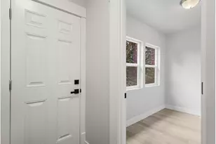 234 NE Cleveland Ave, Gresham, OR 97030 - Photo 9