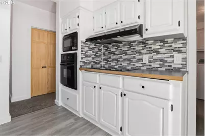 1412 W C Ave, La Center, WA 98629 - Photo 19