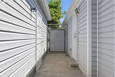 1412 W C Ave, La Center, WA 98629 - Photo 33