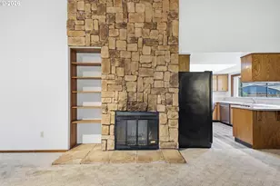 15565 SW Bristol Ln, Beaverton, OR 97007 - Photo 5