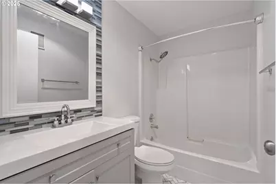 8720 SW Tualatin Rd #110, Tualatin, OR 97062 - Photo 9