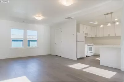 4726 NE 111th Ave, Portland, OR 97220 - Photo 5