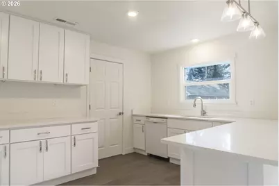 4726 NE 111th Ave, Portland, OR 97220 - Photo 7