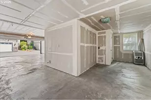 724 NW 118th Ave, Portland, OR 97229 - Photo 39