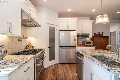 625 NE Cummins St, Roseburg, OR 97470 - Photo 15