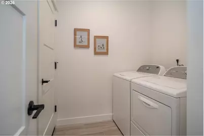 625 NE Cummins St, Roseburg, OR 97470 - Photo 31