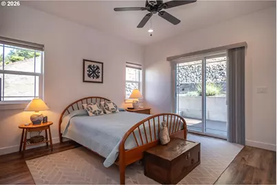 625 NE Cummins St, Roseburg, OR 97470 - Photo 23