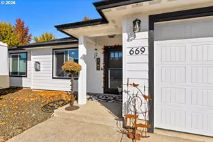 669 NW T St, Winston, OR 97496 - Photo 3