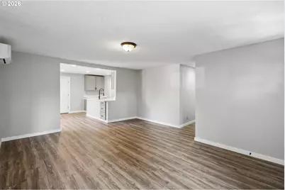13207 SE Raymond St, Portland, OR 97236 - Photo 9