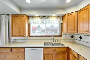 163 W Clackamas Cir, Woodburn, OR 97071 - Photo 9