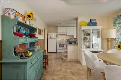 627 NW 16th St, McMinnville, OR 97128 - Photo 5
