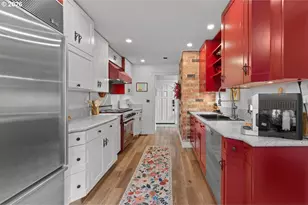 17965 Lake Haven Dr, Lake Oswego, OR 97035 - Photo 19