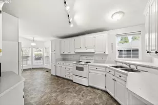 1035 Cedar Hill Ct, Salem, OR 97306 - Photo 13