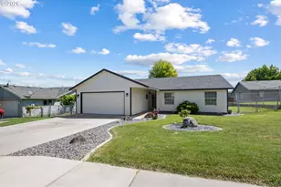 317 SW 13th Pl, Hermiston, OR 97838 - Photo 3