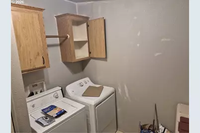 386 La Casa St, Eugene, OR 97402 - Photo 17