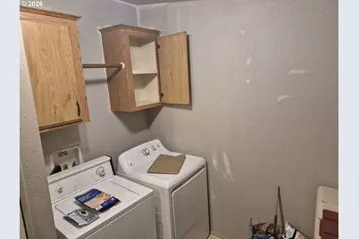 386 La Casa St, Eugene, OR 97402 - Photo 7