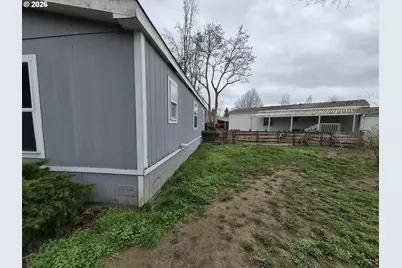 386 La Casa St, Eugene, OR 97402 - Photo 3