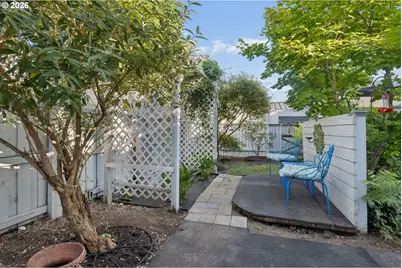 327 S 46th St, Springfield, OR 97478 - Photo 37