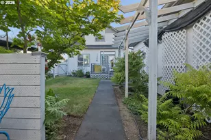 327 S 46th St, Springfield, OR 97478 - Photo 37