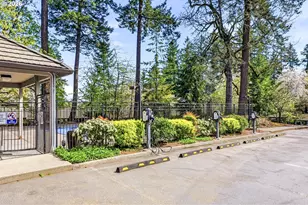 4000 Carman Dr, Lake Oswego, OR 97035 - Photo 19