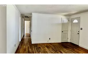 1307 NE 190th Pl, Portland, OR 97230 - Photo 9