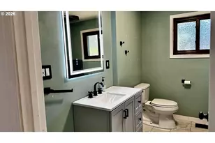 1307 NE 190th Pl, Portland, OR 97230 - Photo 11
